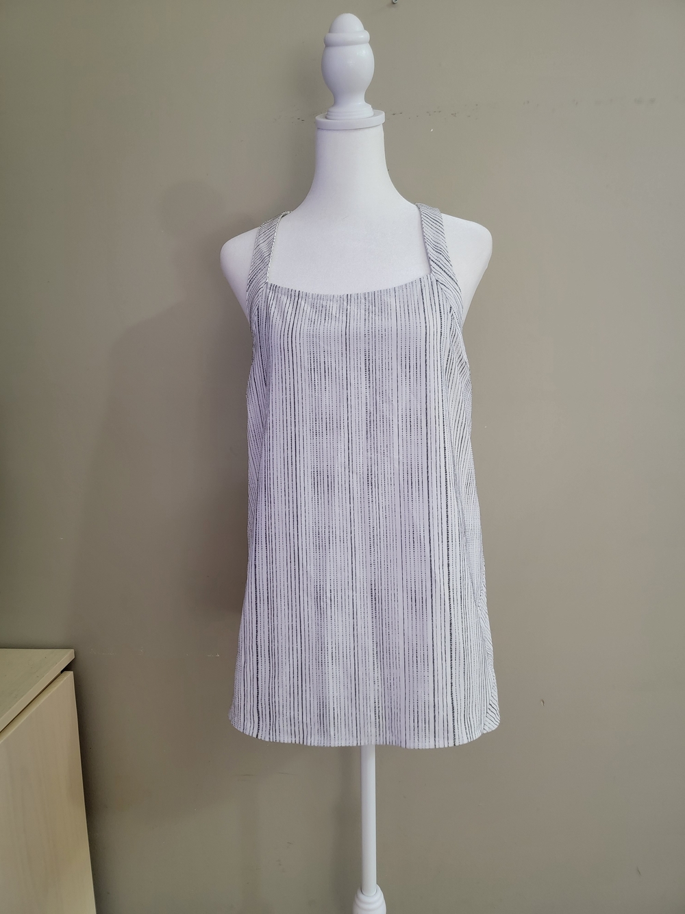 Athleta Light Gray Vertical-Stripe Square Neck Tank Size M